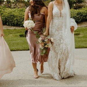 Bridesmaid/maid of honor dress in satin mauve.